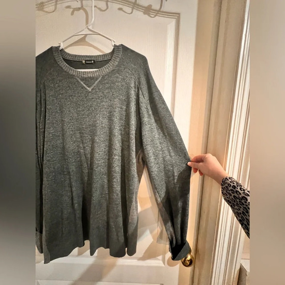 FINAL PRICE DROP Men’s Smartwool Gray Sweater - Picture 6 of 8